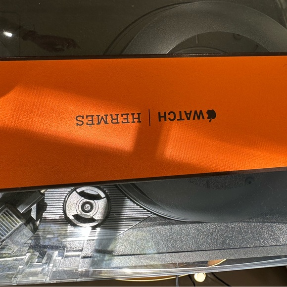 Hermès Apple Watch Box in Orange - Picture 1 of 3